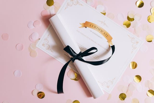 Learn how Online Graphic Design Courses with Certificates can boost your design skills and career prospects, all with the flexibility of online learning.